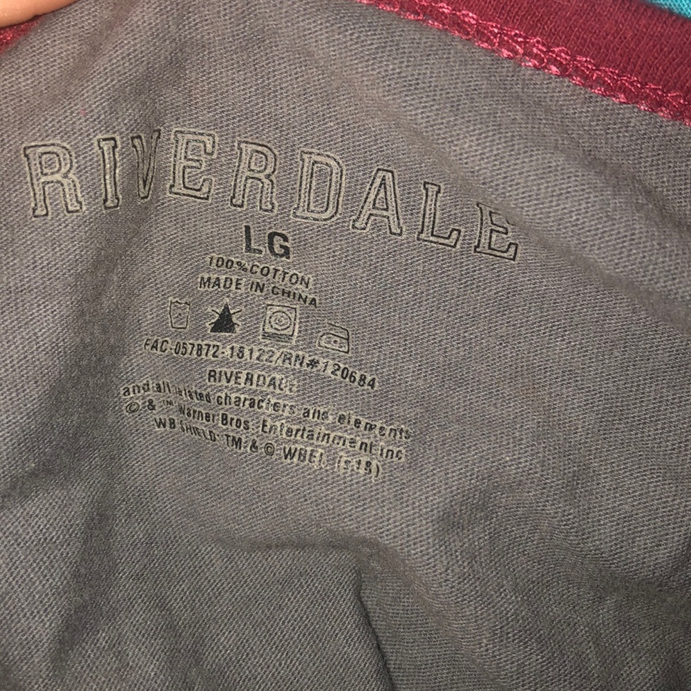Riverdale shirt  LG - Picture 3 of 3
